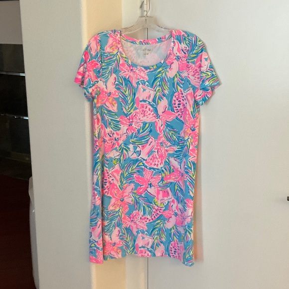 Lilly Pulitzer Dresses & Skirts - Lilly Pulitzer Pink, Blue & Green Tropical Print Dress